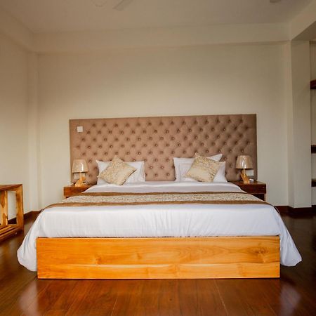 Manthra Leisure Hotel Kandy Exterior photo