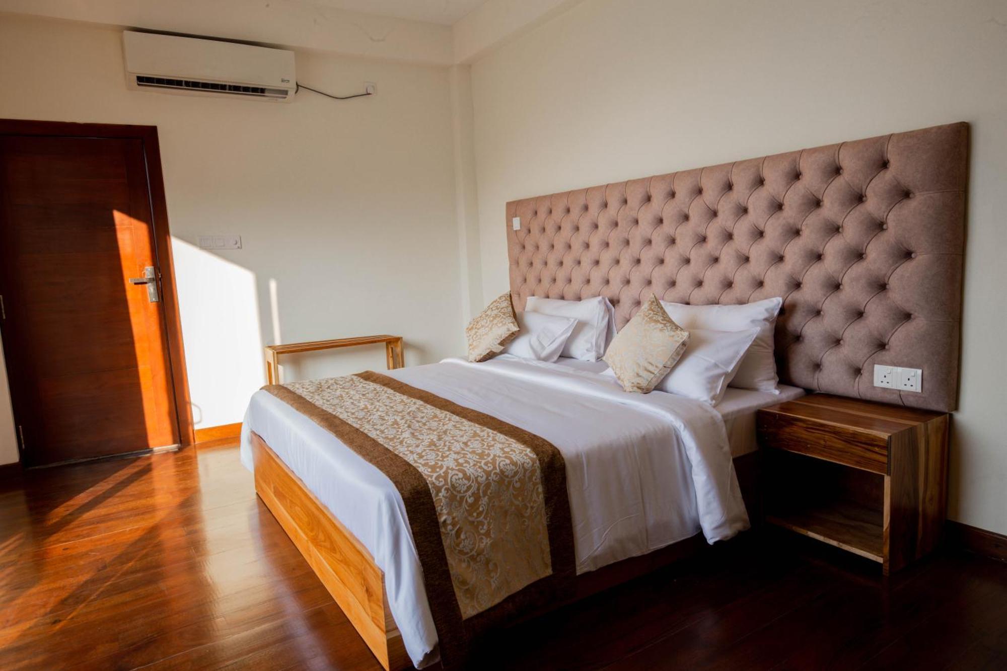 Manthra Leisure Hotel Kandy Exterior photo
