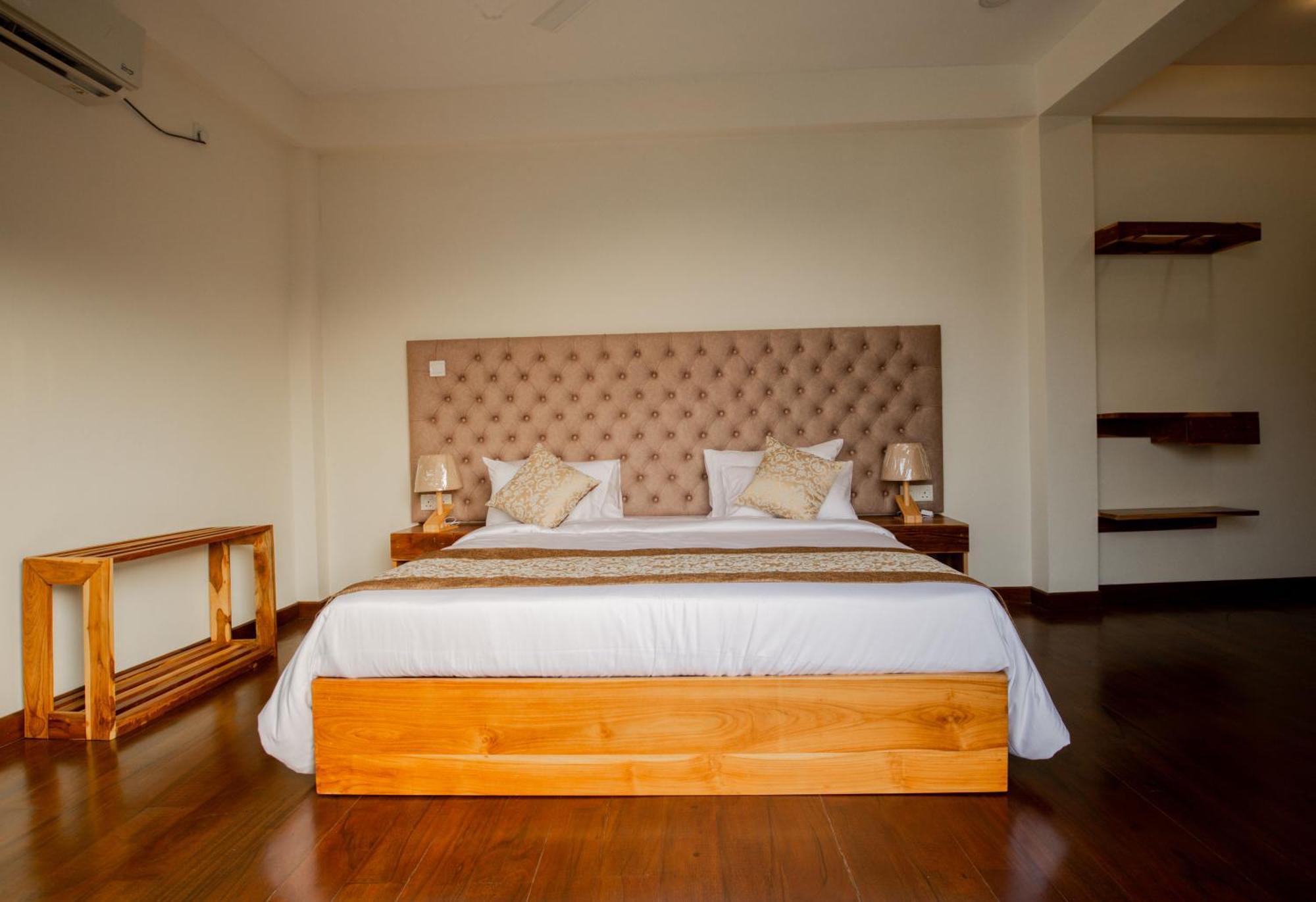 Manthra Leisure Hotel Kandy Exterior photo
