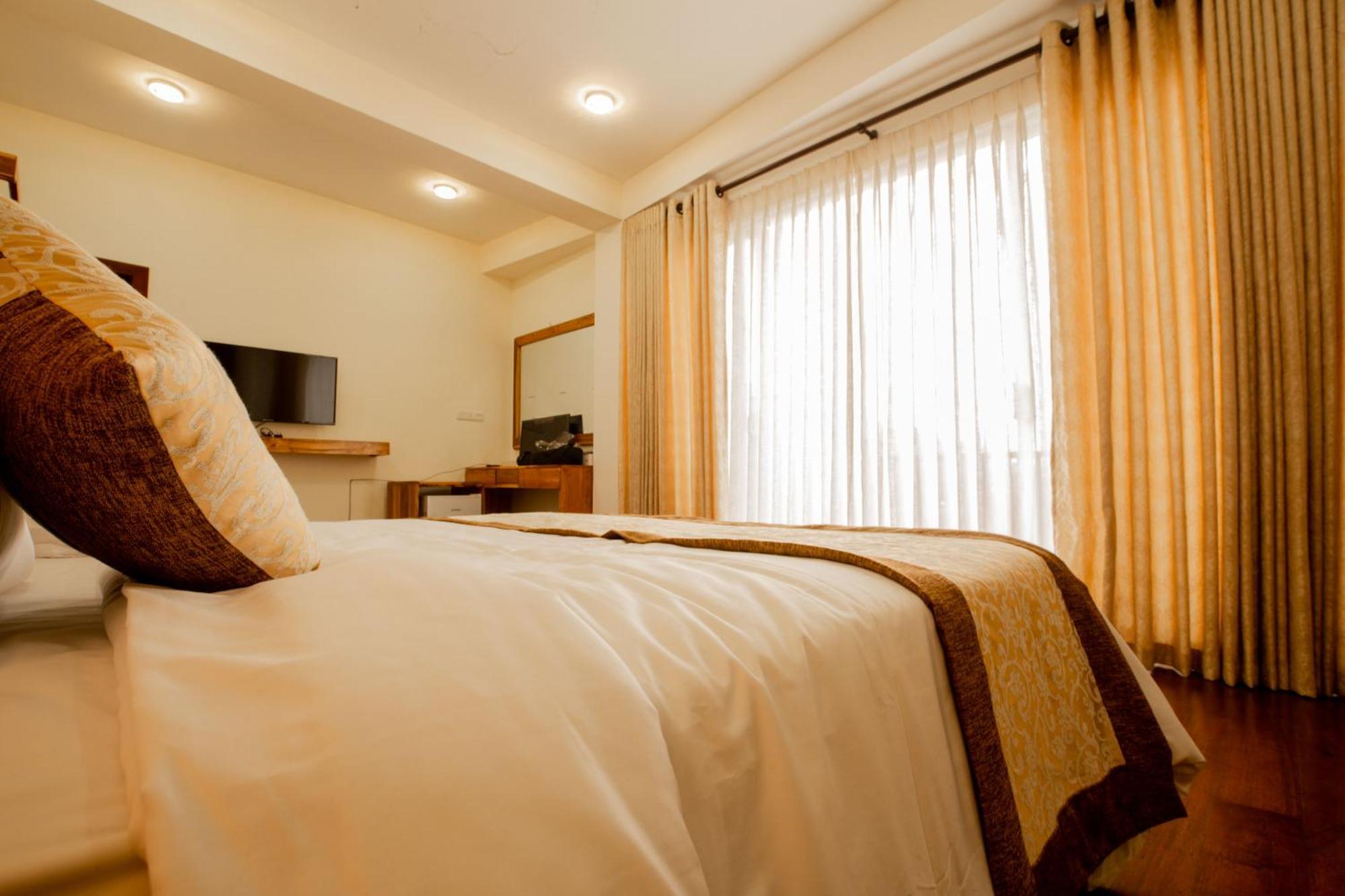 Manthra Leisure Hotel Kandy Exterior photo