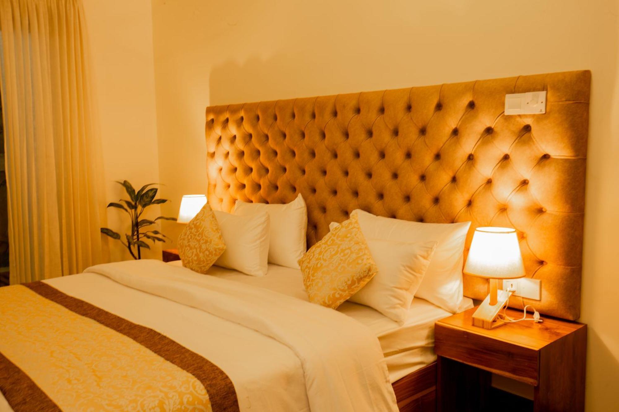 Manthra Leisure Hotel Kandy Exterior photo