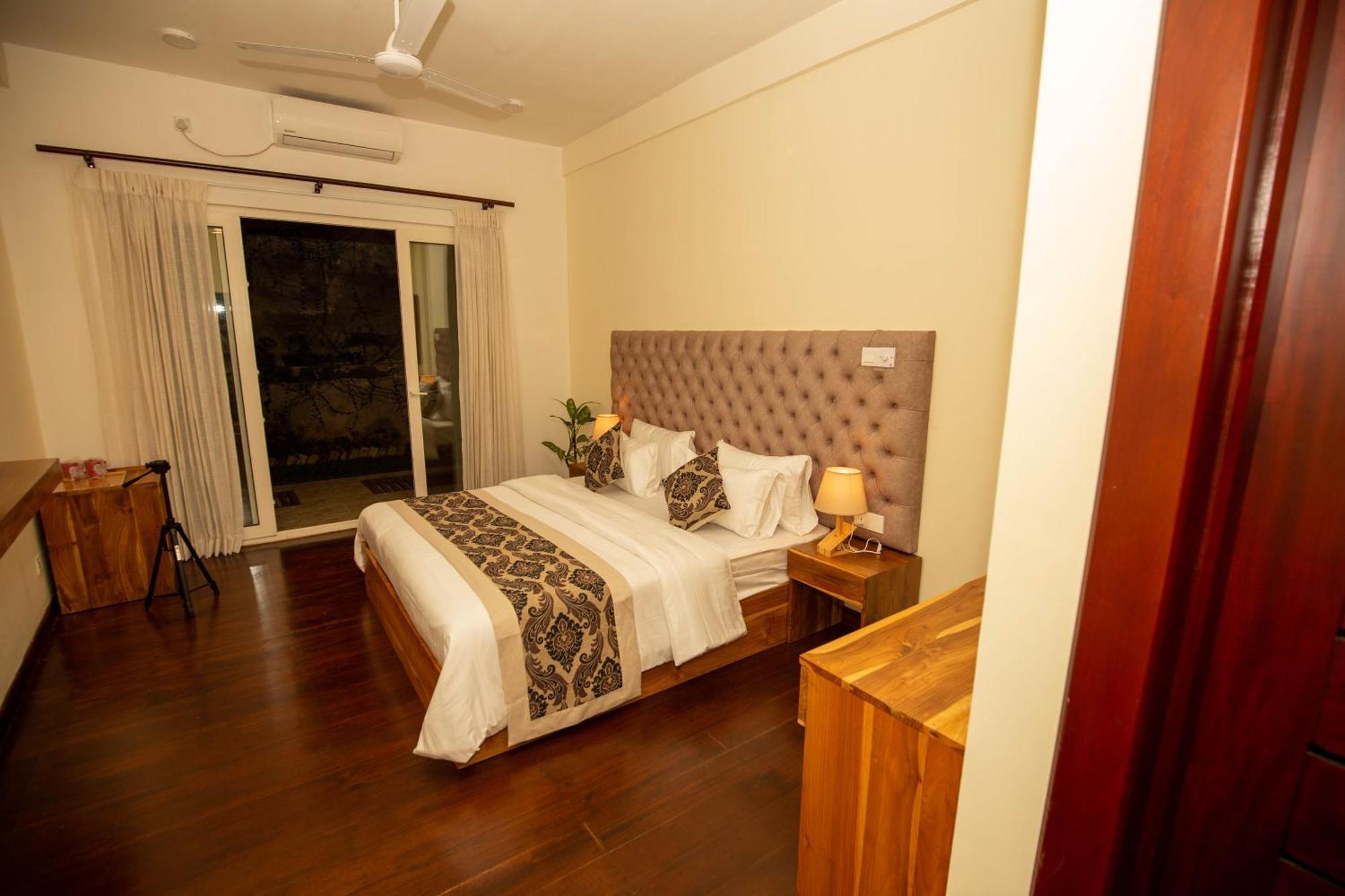 Manthra Leisure Hotel Kandy Exterior photo