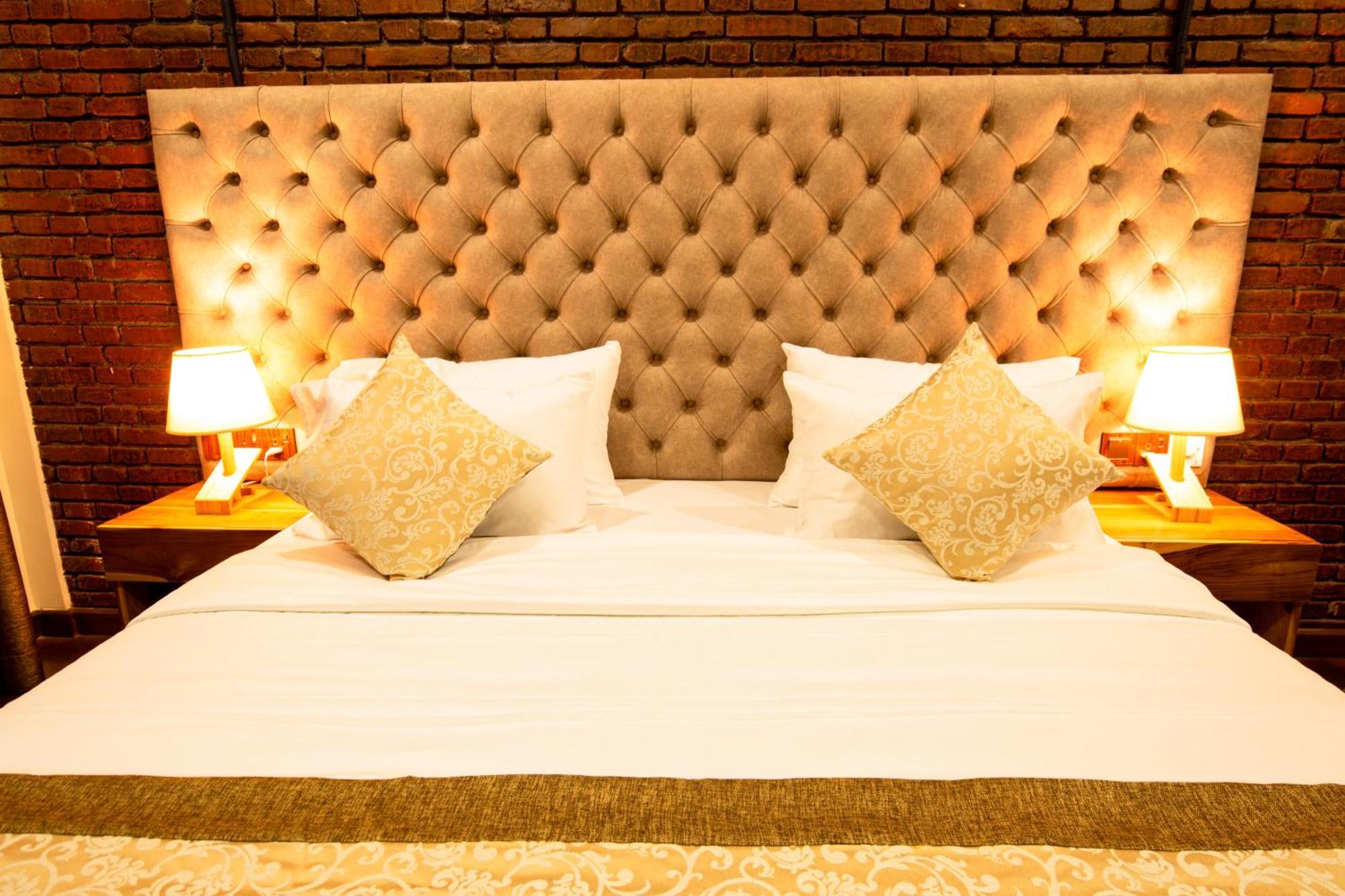 Manthra Leisure Hotel Kandy Exterior photo