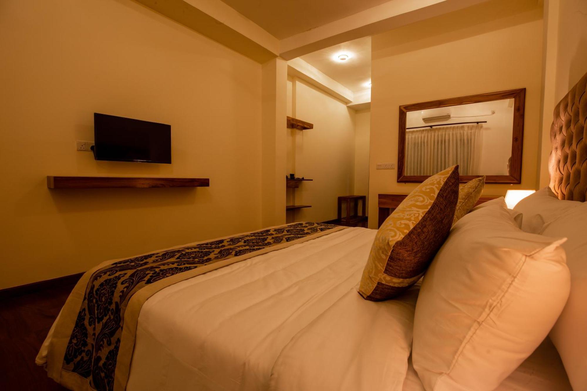Manthra Leisure Hotel Kandy Exterior photo