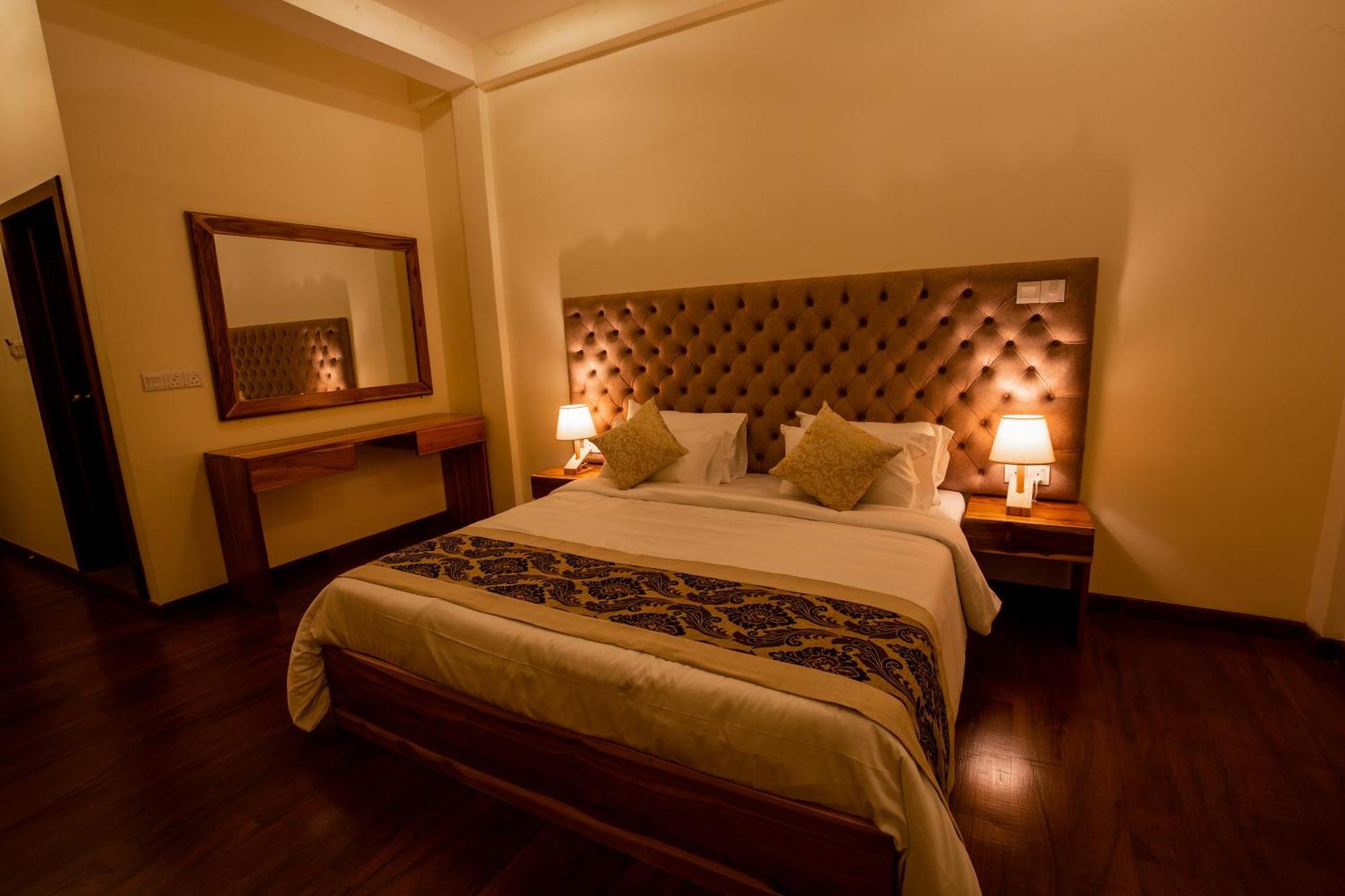 Manthra Leisure Hotel Kandy Exterior photo