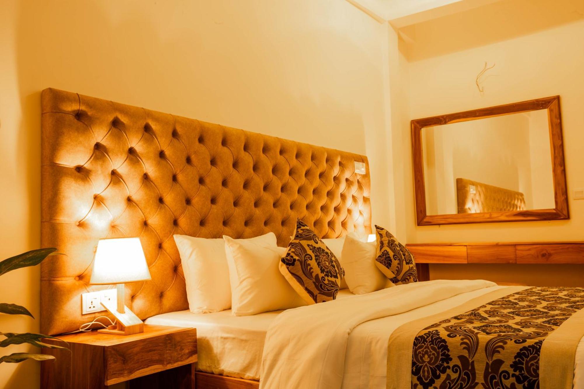 Manthra Leisure Hotel Kandy Exterior photo