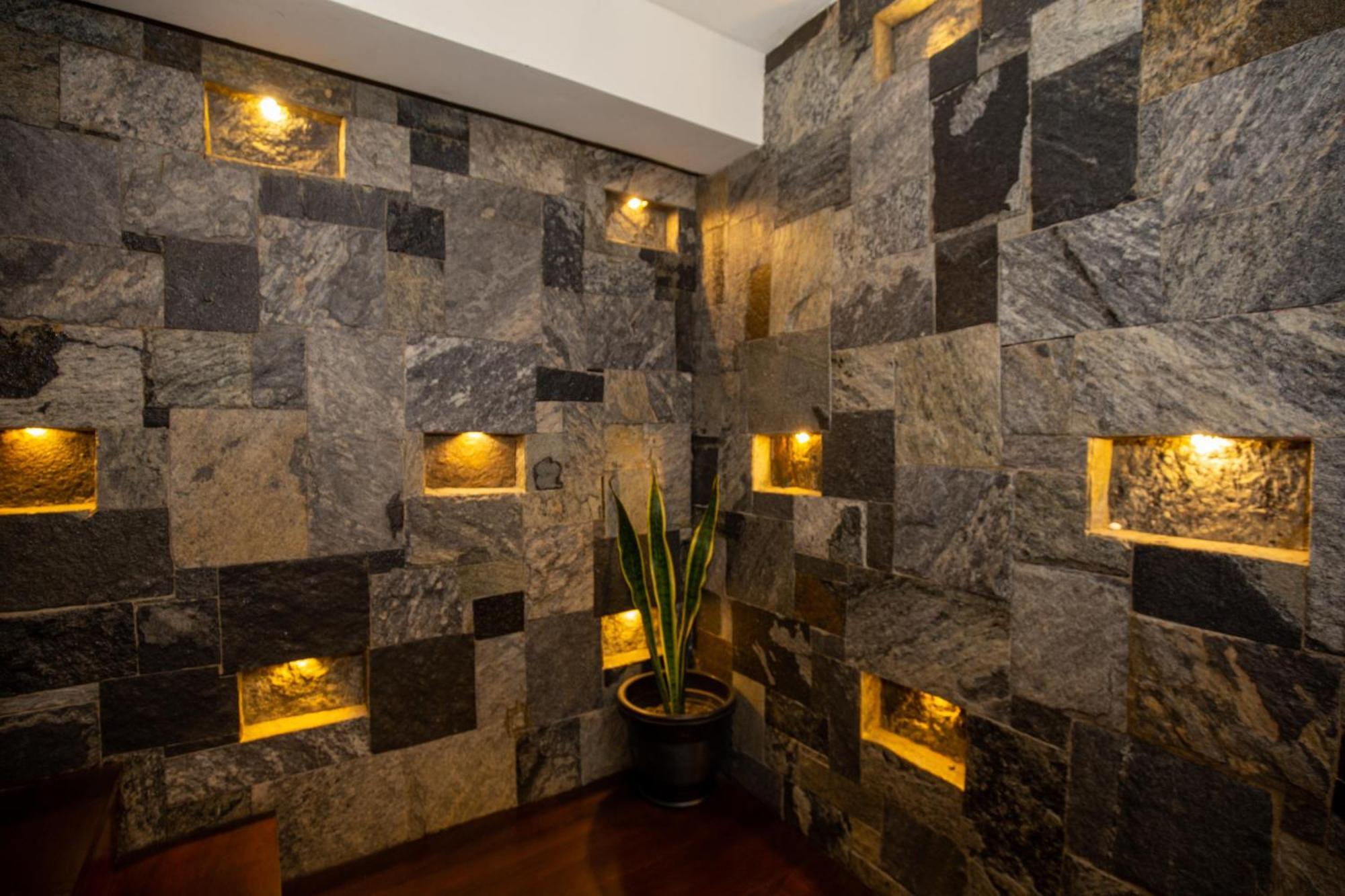 Manthra Leisure Hotel Kandy Exterior photo