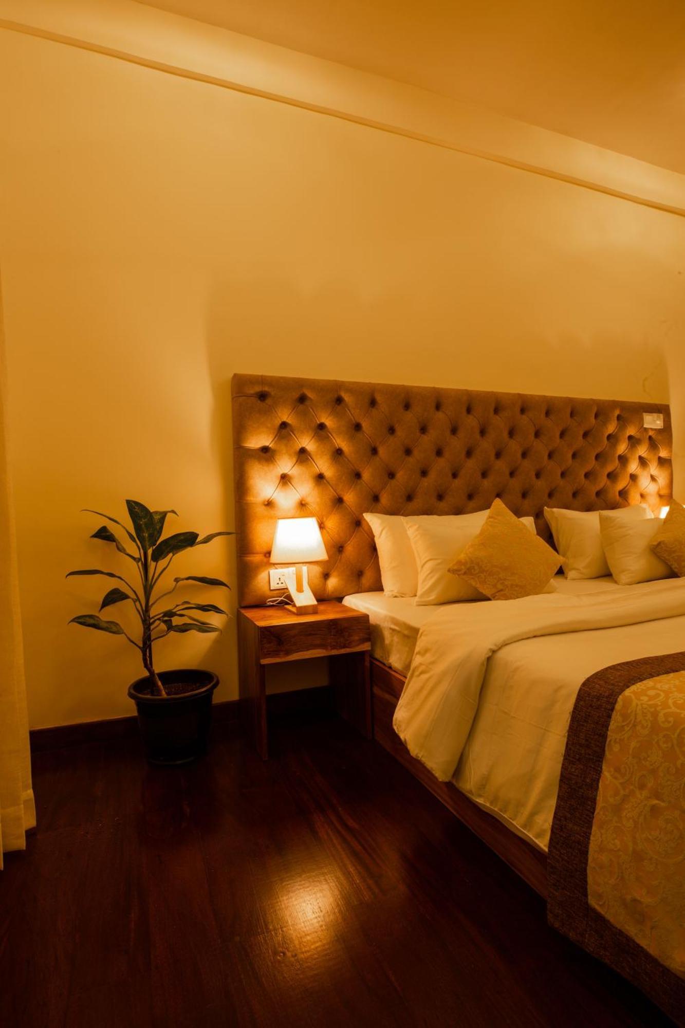 Manthra Leisure Hotel Kandy Exterior photo